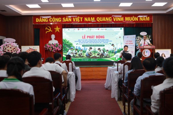 Phát động cuộc thi vẽ tranh kết hợp trồng 1.000 cây xanh bảo vệ môi trường