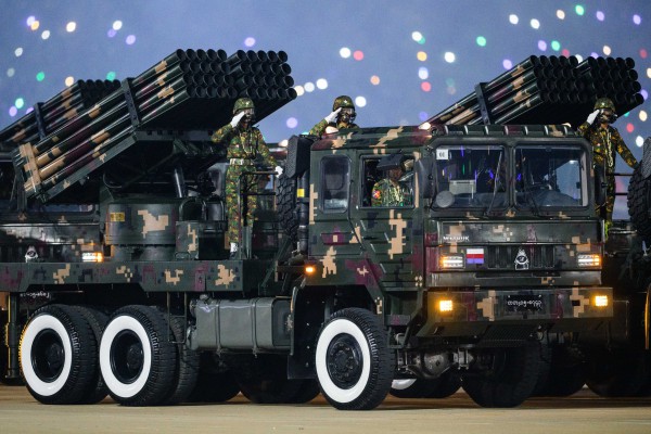Quân đội Myanmar giành lại thị trấn từ phe đối lập