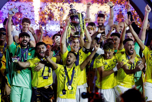 Ronaldo chơi cực hay, cùng Al Nassr vô địch Saudi Pro League