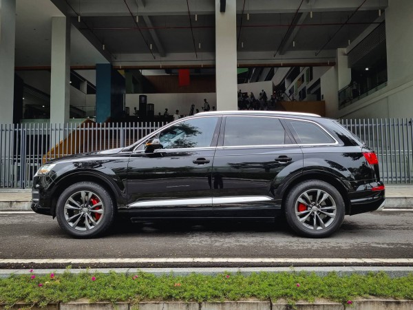 SUV hạng sang 7 chỗ rớt giá hơn 250 triệu mỗi năm