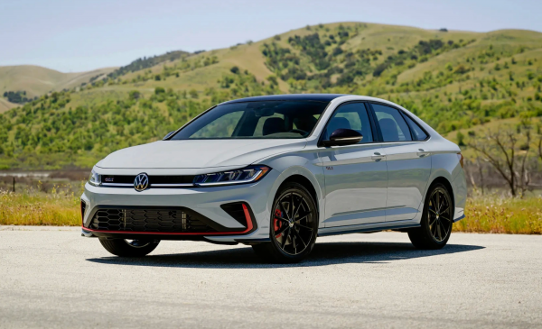 Xe sedan nhập khẩu từng phân phối tại Việt Nam 'khai tử' bản số sàn