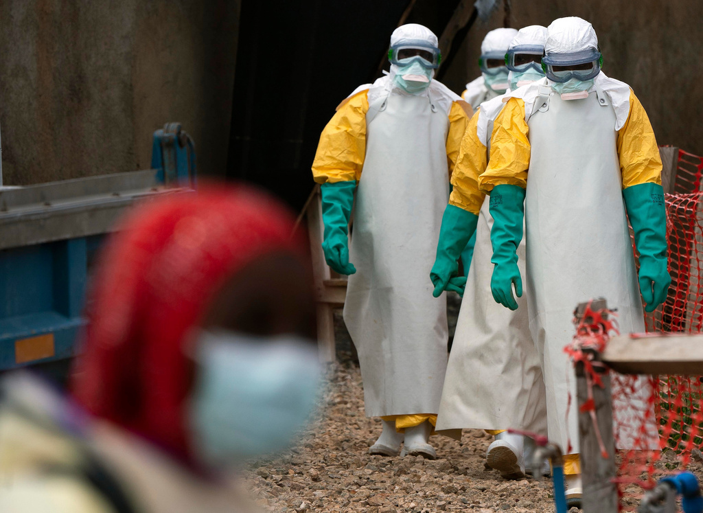 Nguy cơ lây lan virus Ebola xuyên biên giới - Ảnh 4.