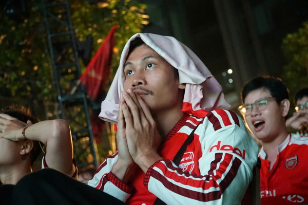 Diễn viên 'Mưa đỏ' mất ngủ vì Arsenal Diễn viên 'Mưa đỏ' mất ngủ vì Arsenal