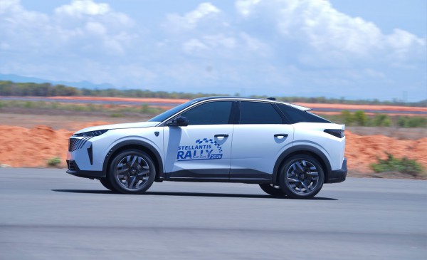 SUV châu Âu Peugeot 3008 mới tại Việt Nam có 2 phiên bản, giá từ 1,279 tỉ