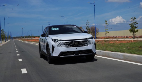SUV châu Âu Peugeot 3008 mới tại Việt Nam có 2 phiên bản, giá từ 1,279 tỉ