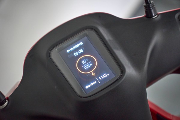 Lái thử Dat Bike ERA: Xe máy điện 'cân đời thực', giá từ 29,9 triệu đồng