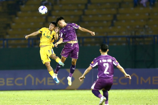 Cuộc đua trụ hạng nghẹt thở vòng 26 V-League: Xót xa những cựu vương sa cơ!