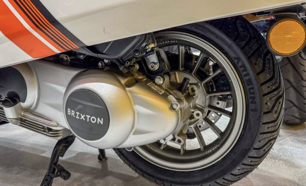 Xe tay ga giá gần 85 triệu đồng sản xuất tại Trung Quốc, nhái kiểu dáng Lambretta Xe tay ga giá gần 85 triệu đồng sản xuất tại Trung Quốc, nhái kiểu dáng Lambretta