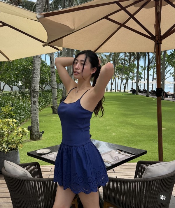 Không son phấn cầu kỳ, hoa hậu Lương Thùy Linh vẫn đẹp cuốn hút Không son phấn cầu kỳ, hoa hậu Lương Thùy Linh vẫn đẹp cuốn hút