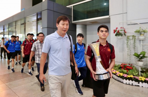 Nóng: FIFA đồng ý cho Lê Giang Patrik khoác áo đội tuyển Việt Nam, ông Kim có hàng thủ lý tưởng