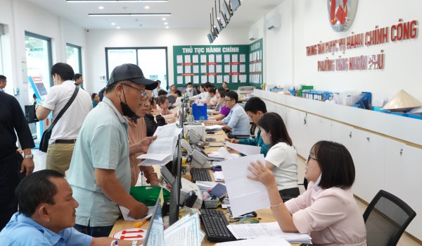TP.HCM điều động lãnh đạo cấp phó vượt khung các sở và phường, xã