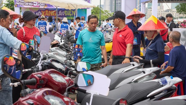 Giá bằng nửa thị trường Thái Lan, vì sao Honda UC3 vẫn bị khách Việt chê đắt?