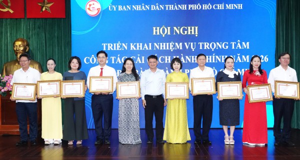 Một phường ở TP.HCM giúp dân cắt giảm 12.000 lượt giấy tờ