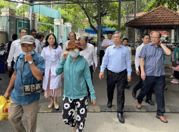 TP.HCM tận dụng trụ sở, đất công dôi dư để giảm tải bệnh viện TP.HCM tận dụng trụ sở, đất công dôi dư để giảm tải bệnh viện