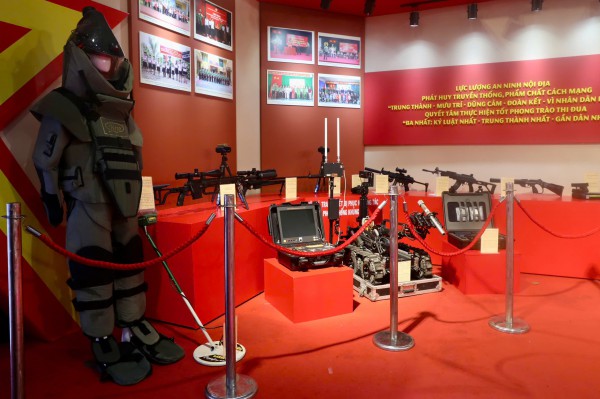 Gala 'Tổ quốc bình yên': Tái hiện 80 năm lịch sử An ninh nhân dân Gala 'Tổ quốc bình yên': Tái hiện 80 năm lịch sử An ninh nhân dân