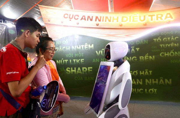 Gala 'Tổ quốc bình yên': Tái hiện 80 năm lịch sử An ninh nhân dân Gala 'Tổ quốc bình yên': Tái hiện 80 năm lịch sử An ninh nhân dân
