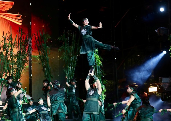 Khai mạc chuỗi sự kiện Gala 'Tổ quốc bình yên' tại phố đi bộ Nguyễn Huệ