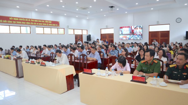 Lấn chiếm vỉa hè giảm rõ rệt, nhưng cử tri TP.HCM lo khó giữ lâu dài Lấn chiếm vỉa hè giảm rõ rệt, nhưng cử tri TP.HCM lo khó giữ lâu dài