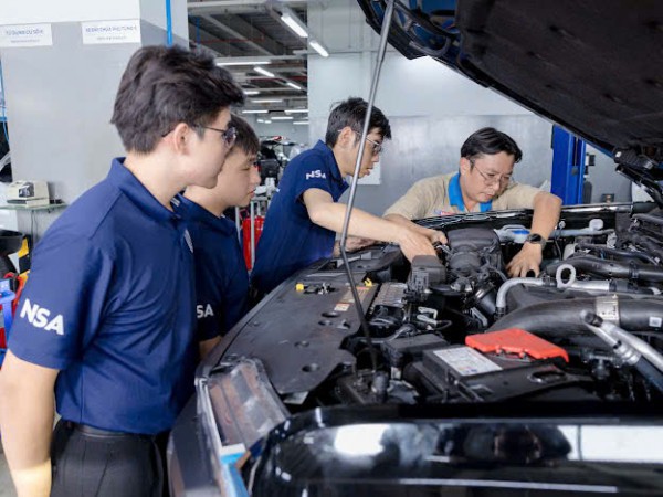 Ngành ô tô cần gì ở kỹ thuật viên trước làn sóng công nghệ hóa? Ngành ô tô cần gì ở kỹ thuật viên trước làn sóng công nghệ hóa?