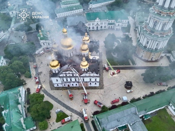 Nga nói tên lửa Mỹ gây cháy tu viện cổ của Ukraine