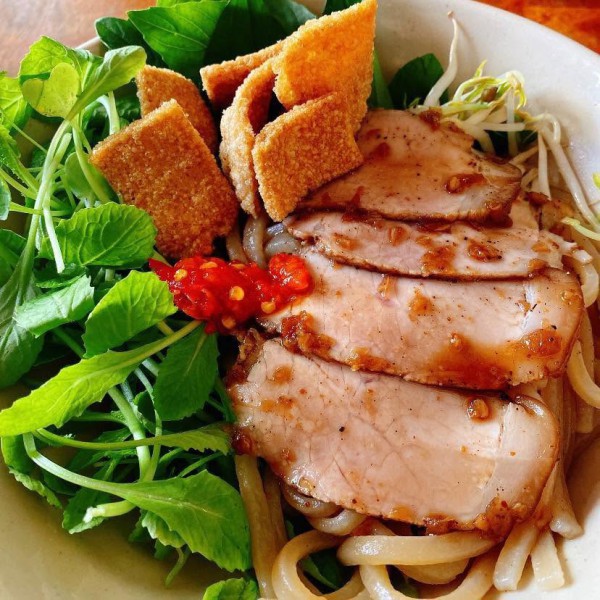 Quán cao lầu Hội An lạ nhất TP.HCM: Chủ quán bán một mình, hết vài chục tô là nghỉ