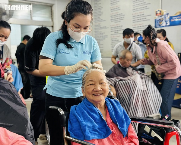 ngay-cuoi-tuan-dac-biet-cua-benh-nhan-benh-vien-cho-ray-vui-qua-xa-la-vui