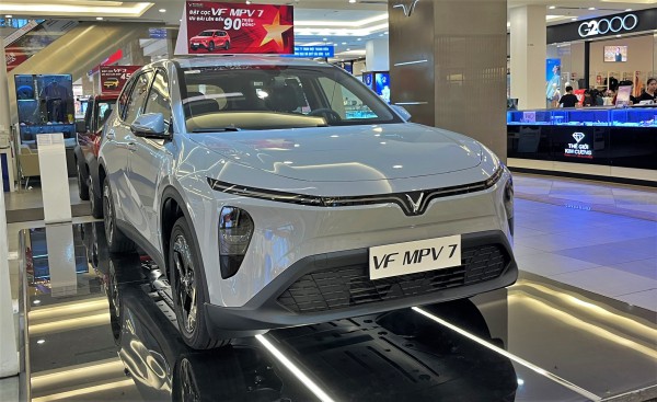 Xe gia đình cỡ nhỏ: Veloz Cross lao dốc doanh số, Xpander dẫn đầu nhóm xe xăng