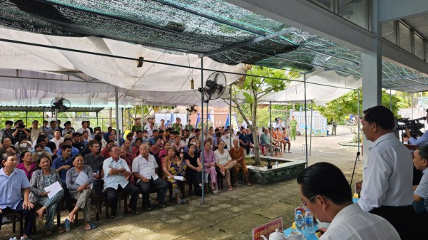 Bí thư Vĩnh Long đối thoại người dân về lo ngại quanh 2 mỏ cát sông Hậu
