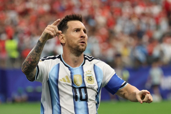 Messi nói cực sốc về quả phạt đền hỏng: 'Nhỡ lúc đó sút vào thì...'