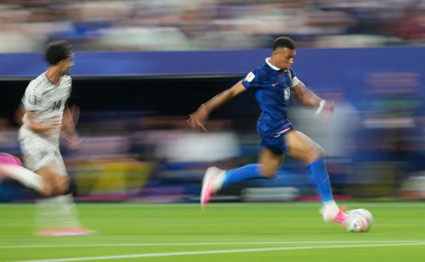 Messi đảo ngược tình thế trong cuộc đua Vua phá lưới World Cup: Bỏ xa Ronaldo, kém một người