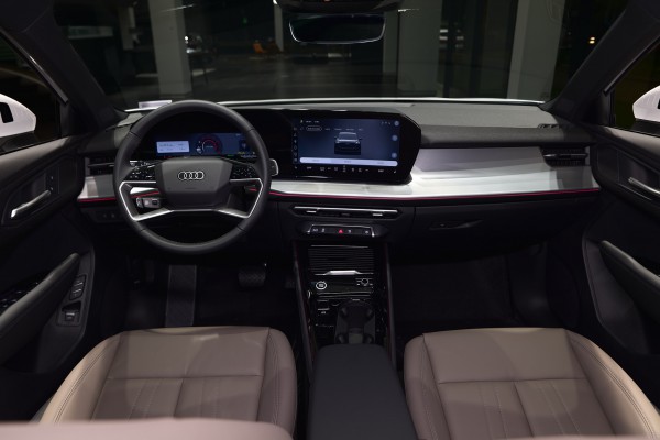 Audi Q3 2026 gia nhập thị trường Việt Nam, giá từ 2,099 tỉ đồng