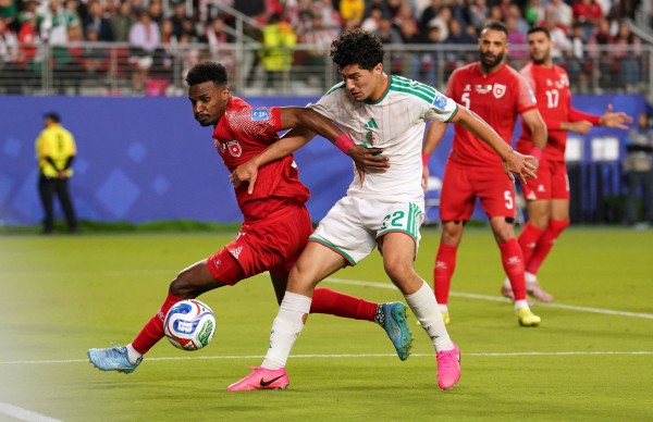 Cầu thủ gốc Việt giúp Algeria ngược dòng thắng Jordan, khiến HLV Jordan nể phục: FIFA vinh danh đặc biệt Cầu thủ gốc Việt giúp Algeria ngược dòng thắng Jordan, khiến HLV Jordan nể phục: FIFA vinh danh đặc biệt