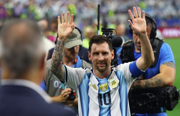 Messi dẫn đầu, Ronaldo trở lại: World Cup 2026 phá mọi chuẩn mực 'Chiếc giày vàng'