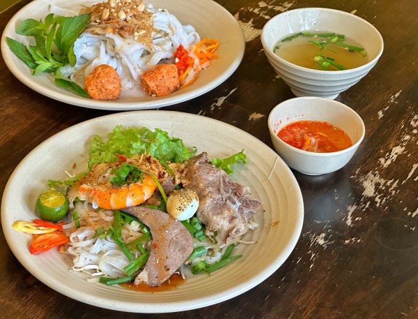 Dì Năm mang hủ tiếu Sa Đéc lên TP.HCM, nhiều khách quen cũng theo lên phố