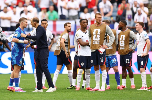 Declan Rice gây lo lắng cho đội tuyển Anh, HLV Tuchel cho cầu thủ đi chơi golf