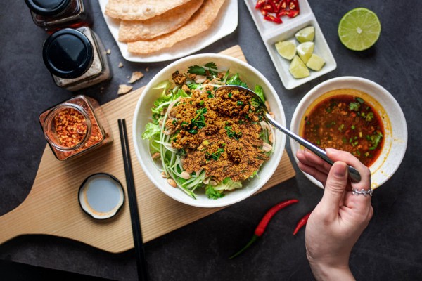 Bún rạm Phù Mỹ ở TP.HCM: 3 lần đổi mặt bằng, khách xứ Nẫu vẫn tìm vào hẻm
