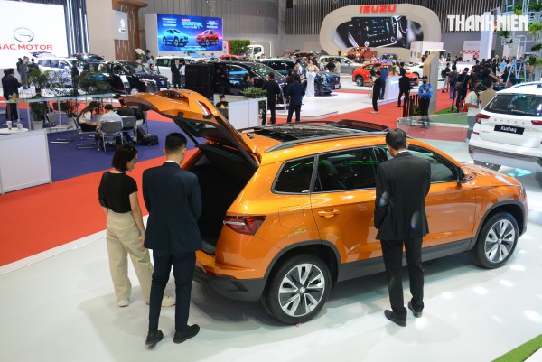 Ô tô gầm cao 5 - 7 chỗ hút khách, thị phần xe sedan dần 'teo tóp'