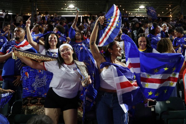 Cabo Verde gửi thông điệp mạnh mẽ đến Messi và Argentina: ‘Chúng tôi có hẳn 2 GOAT!’