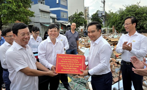 Chủ tịch TP.HCM yêu cầu hoàn thành dự án rạch Xuyên Tâm cuối năm 2027