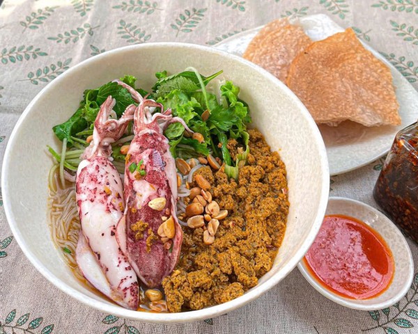 Bún rạm Phù Mỹ ở TP.HCM: 3 lần đổi mặt bằng, khách xứ Nẫu vẫn tìm vào hẻm