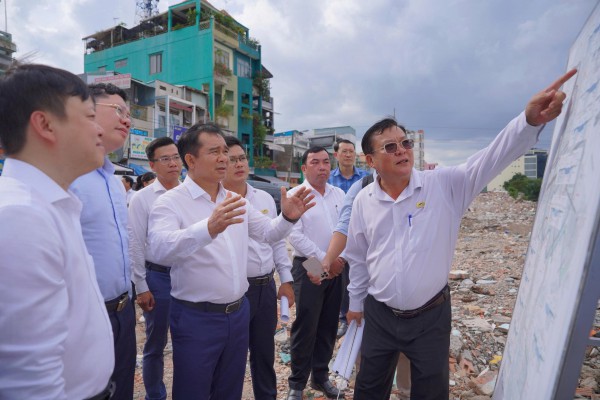Chủ tịch TP.HCM yêu cầu hoàn thành dự án rạch Xuyên Tâm cuối năm 2027