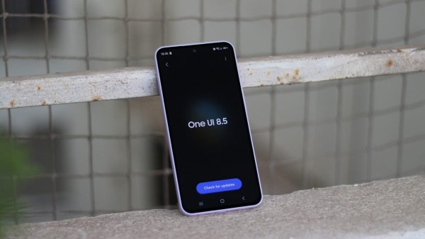 Điện thoại tầm trung Galaxy A24 bất ngờ nhận được One UI 8.5