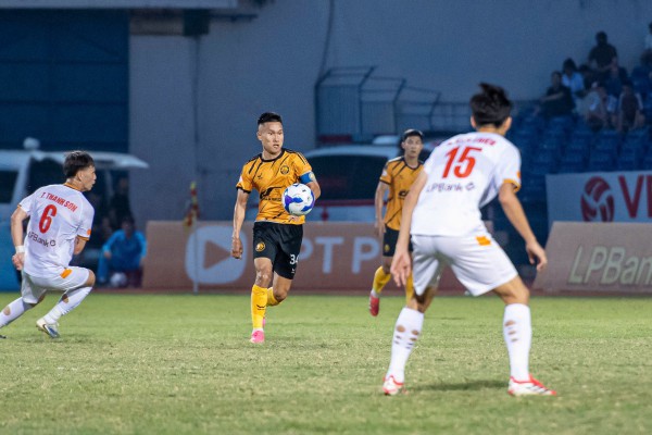 Doãn Ngọc Tân bùi ngùi chia tay CLB Thanh Hóa: ‘Mùa sau, tôi không còn ở đây với anh em nữa’