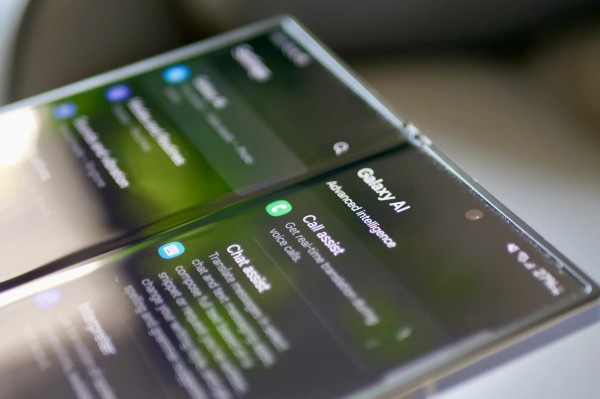 Galaxy AI bất ngờ hiển thị trên smartphone Samsung đời cũ