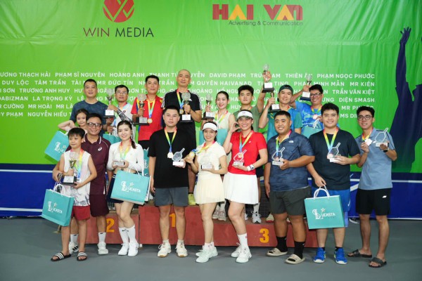 Giải pickleball quyên góp học bổng cho trẻ em nghèo