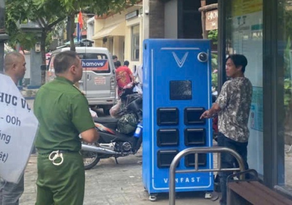 Làm rõ vụ đập phá 11 trạm đổi pin VinFast tại TP.HCM Làm rõ vụ đập phá 11 trạm đổi pin VinFast tại TP.HCM