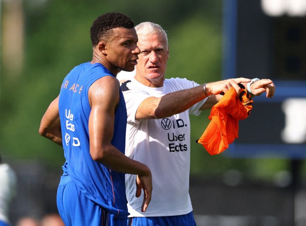 Mbappe bất ngờ 'né' họp báo trước trận gặp Senegal, đội tuyển Pháp đưa lý do khó tin