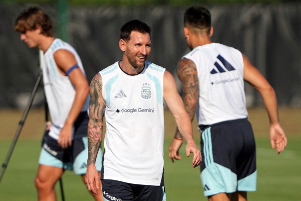 Messi mừng sinh nhật tuổi 39, sẽ đấu trận Jordan: Nói lời xúc động ‘cảm ơn đất nước tôi’
