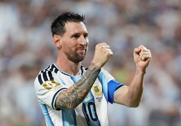 Messi phát biểu cực xúc động sau cú hat-trick lịch sử: Tôi khóc vì...? Messi phát biểu cực xúc động sau cú hat-trick lịch sử: Tôi khóc vì...?