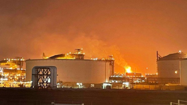 Nổ lớn rung chuyển trạm khí đốt ở Qatar